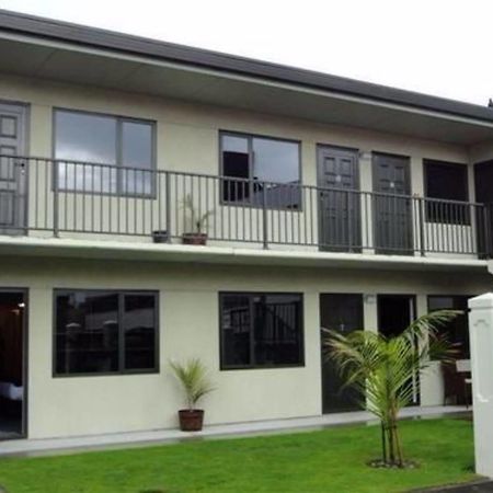 Asure Abode On Courtenay Motor Inn Ню Плимут Екстериор снимка