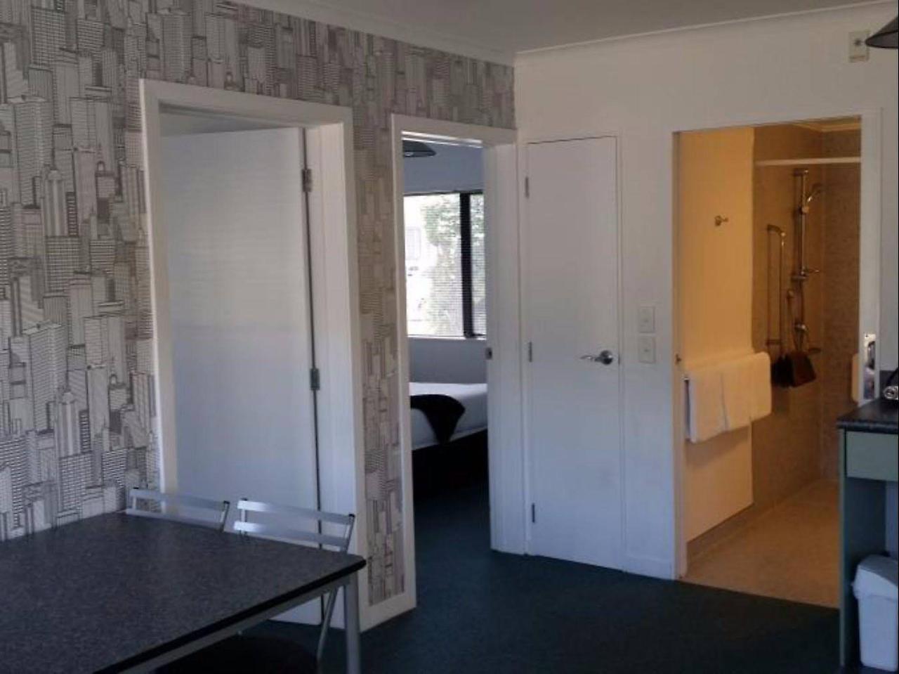 Asure Abode On Courtenay Motor Inn Ню Плимут Екстериор снимка