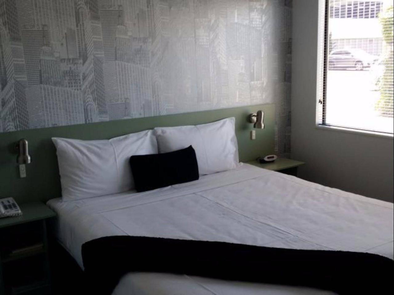 Asure Abode On Courtenay Motor Inn Ню Плимут Екстериор снимка