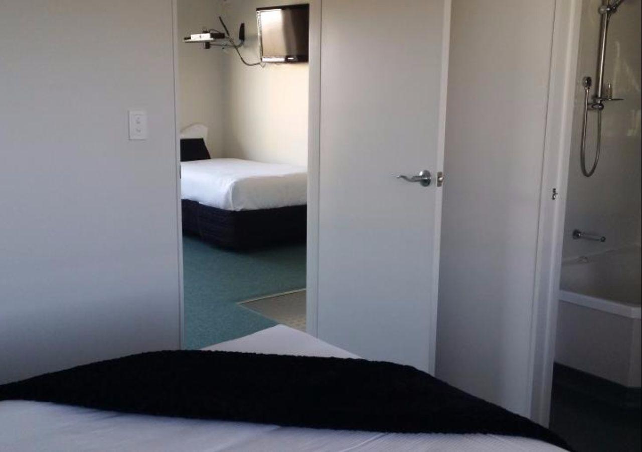 Asure Abode On Courtenay Motor Inn Ню Плимут Екстериор снимка