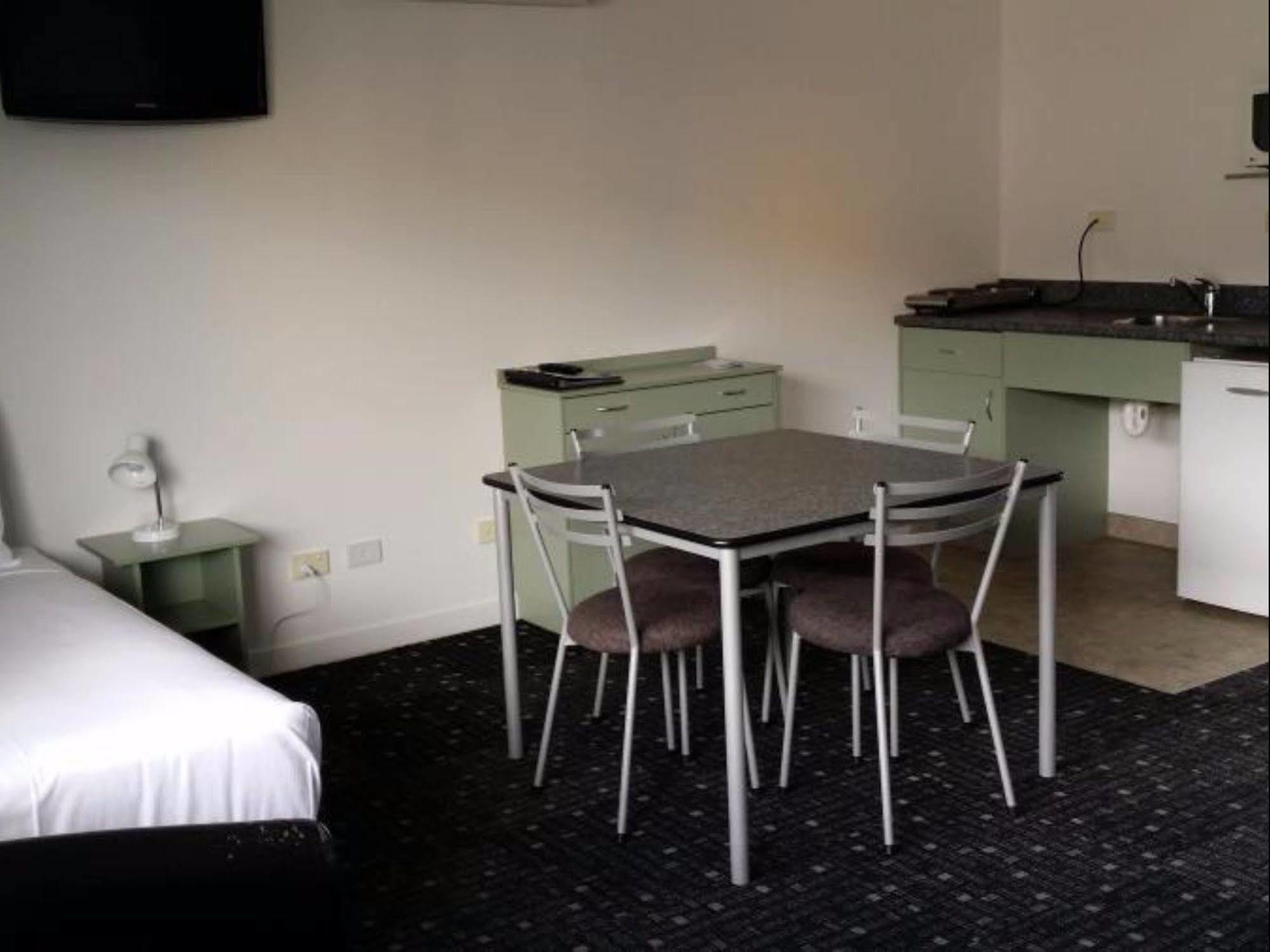 Asure Abode On Courtenay Motor Inn Ню Плимут Екстериор снимка