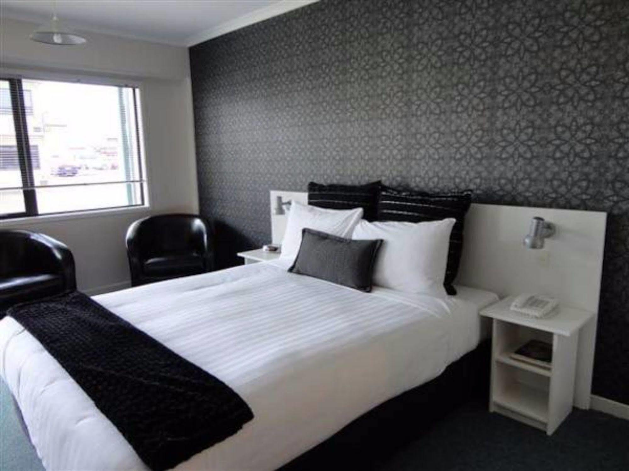 Asure Abode On Courtenay Motor Inn Ню Плимут Екстериор снимка