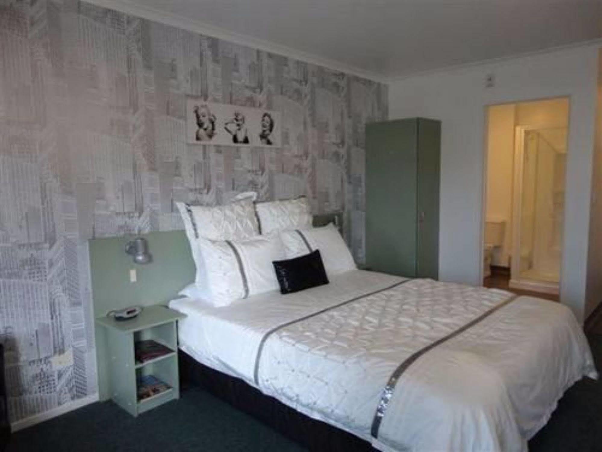 Asure Abode On Courtenay Motor Inn Ню Плимут Екстериор снимка
