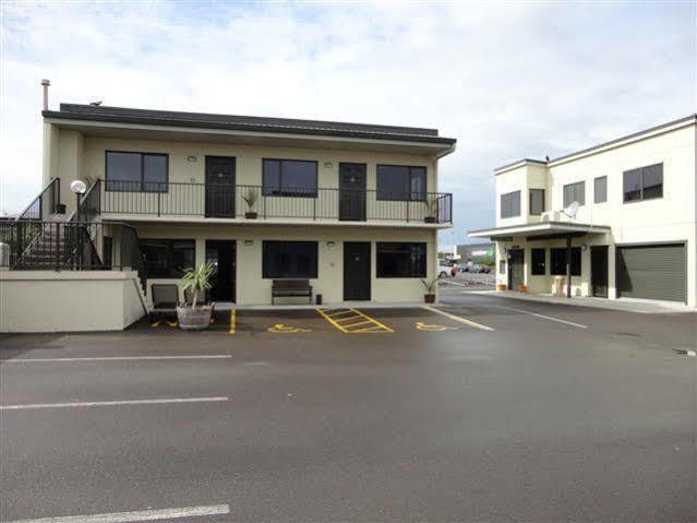 Asure Abode On Courtenay Motor Inn Ню Плимут Екстериор снимка